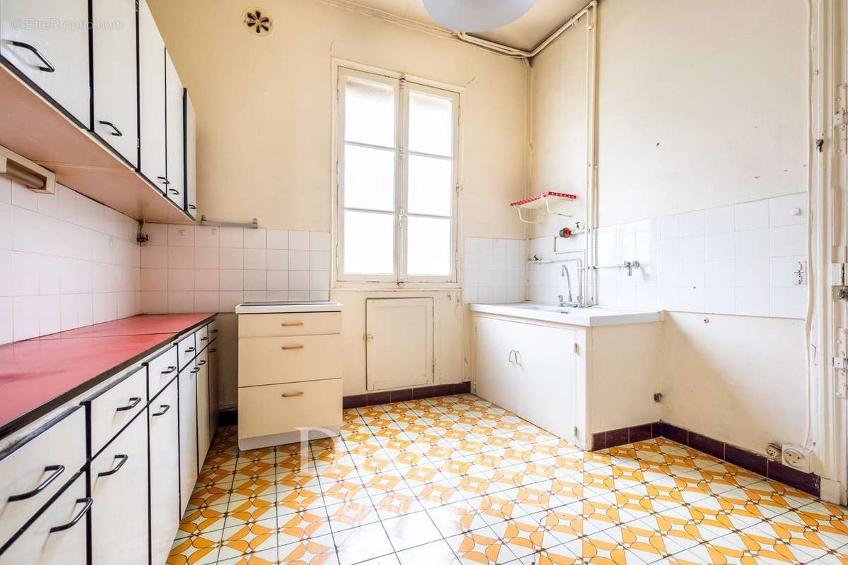 Appartement à PARIS-8E