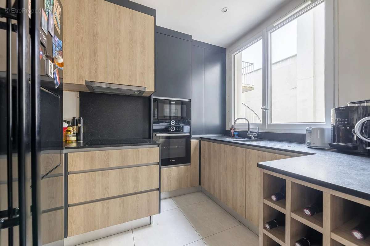 Appartement à NEUILLY-SUR-SEINE