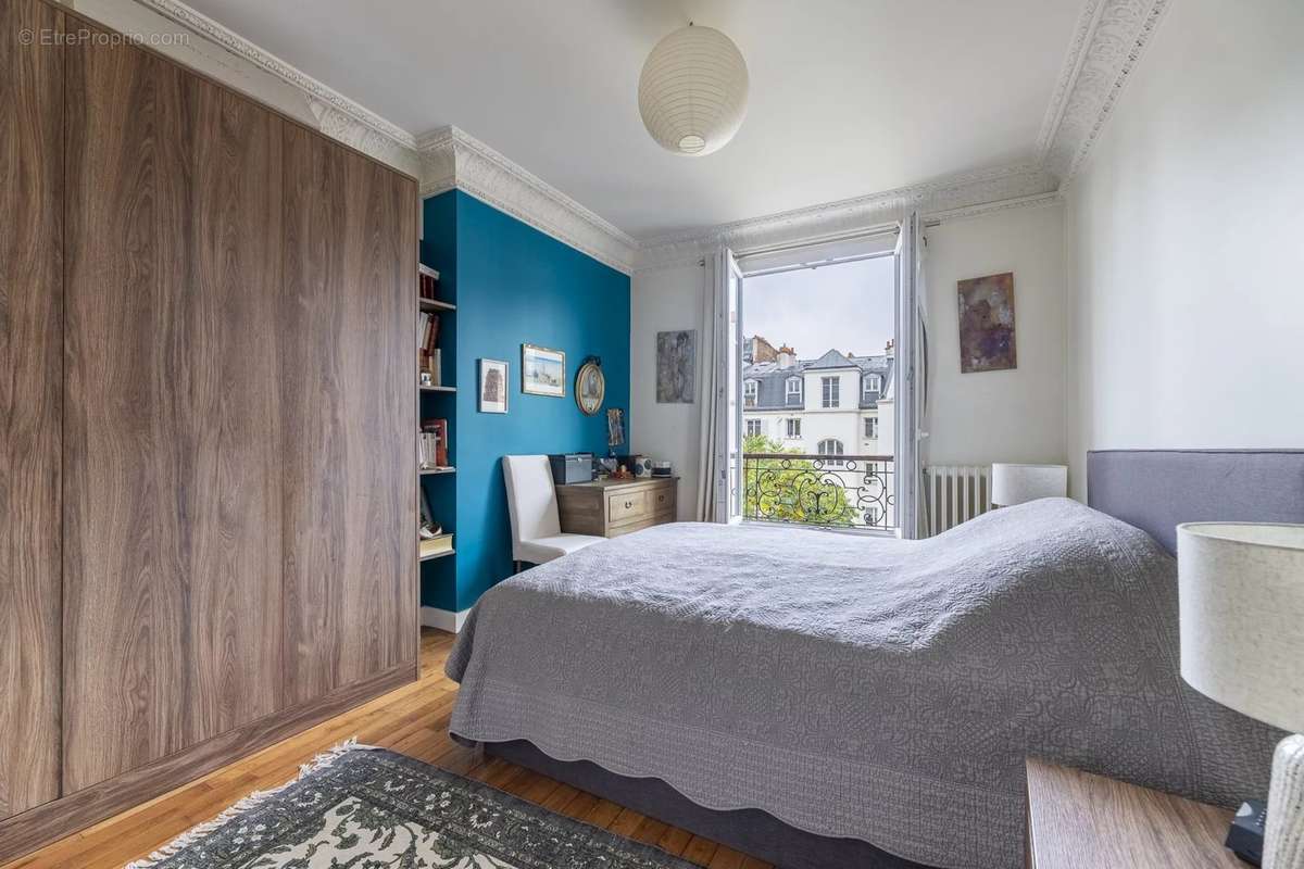 Appartement à NEUILLY-SUR-SEINE