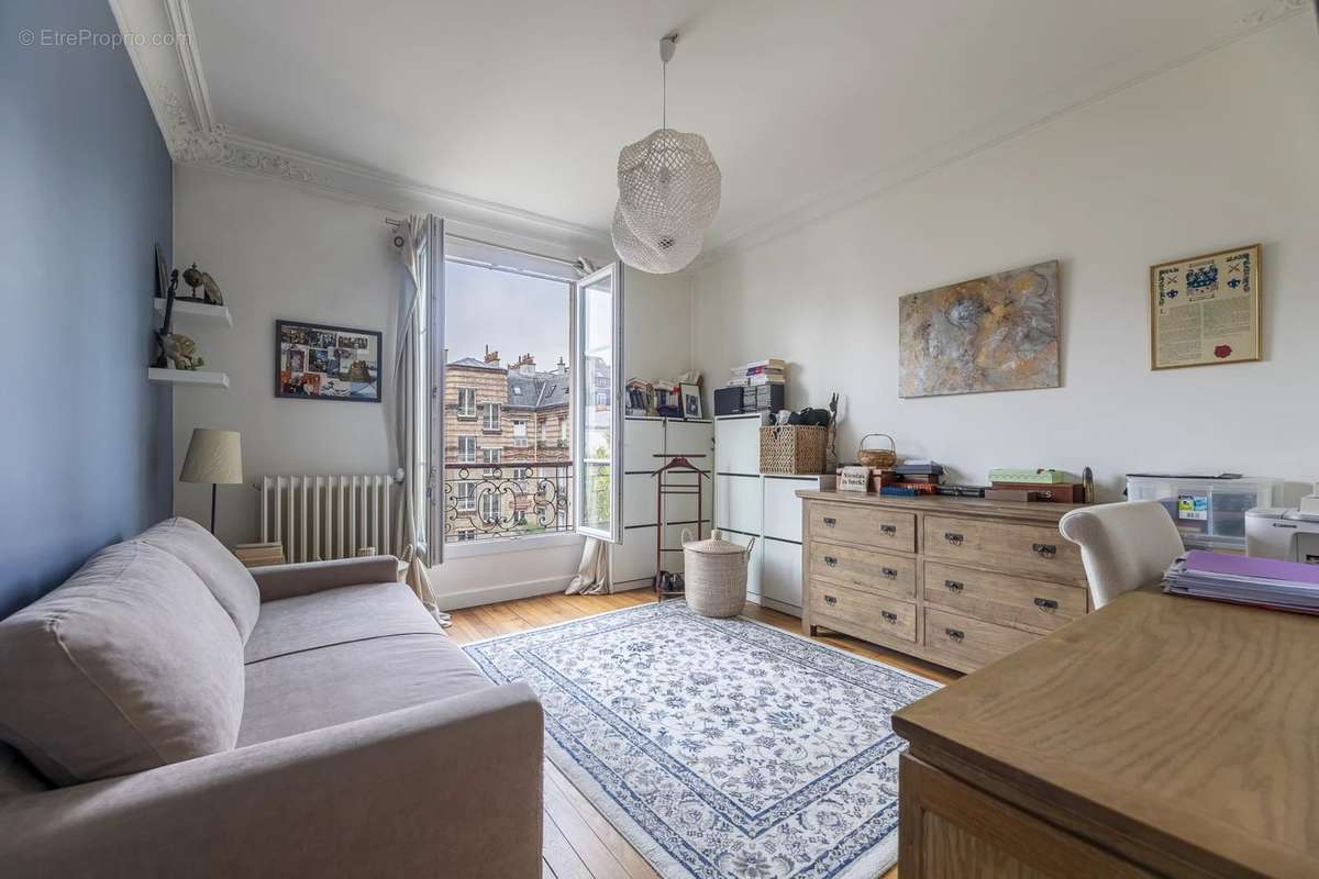 Appartement à NEUILLY-SUR-SEINE