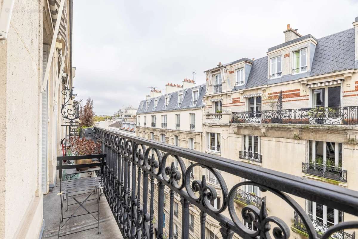 Appartement à NEUILLY-SUR-SEINE