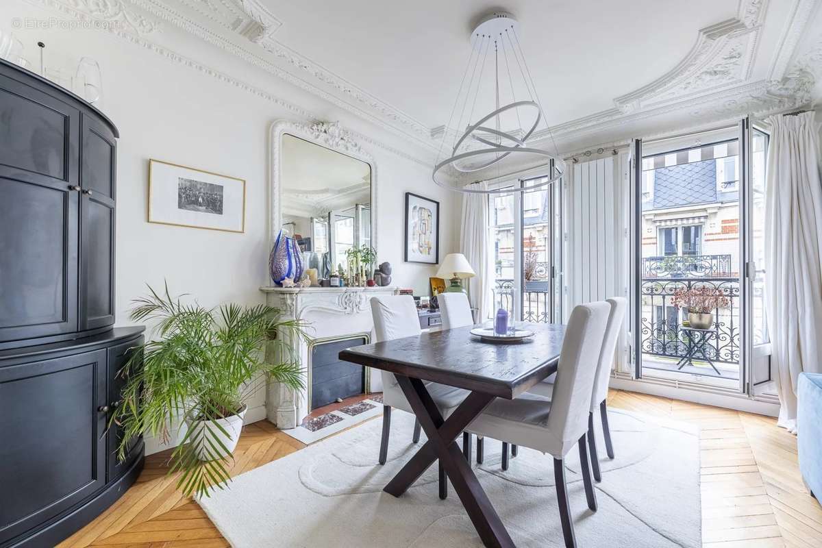 Appartement à NEUILLY-SUR-SEINE