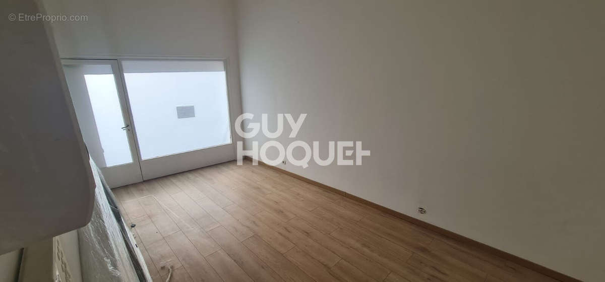 Appartement à VALLAURIS