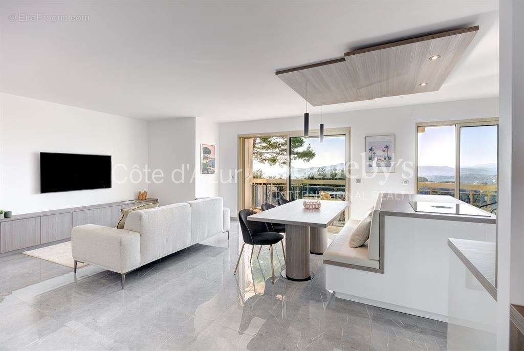 Appartement à MOUGINS