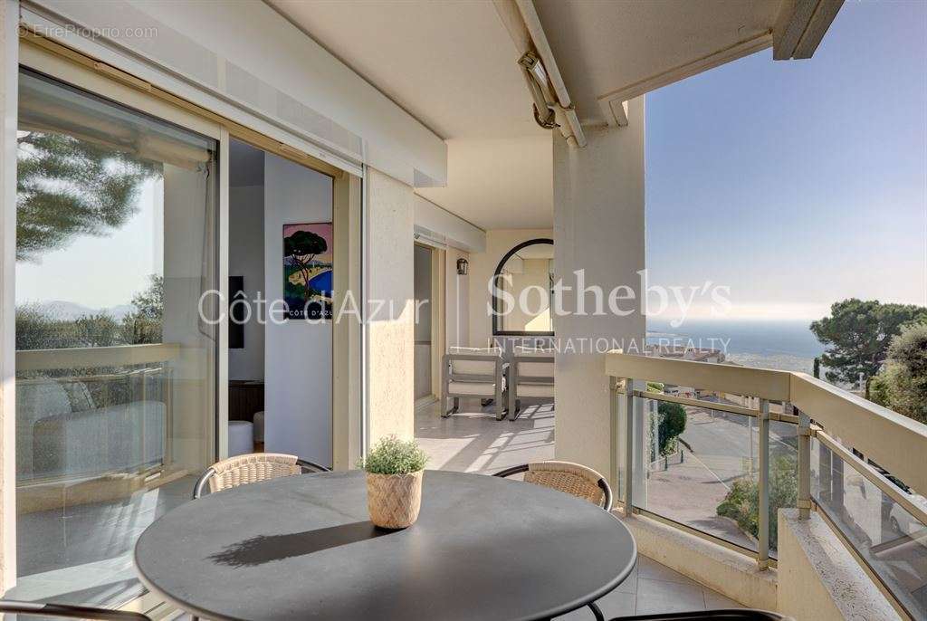 Appartement à MOUGINS