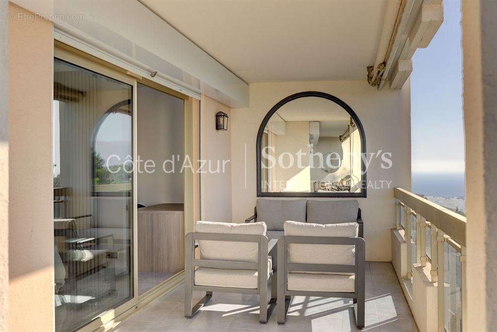 Appartement à MOUGINS