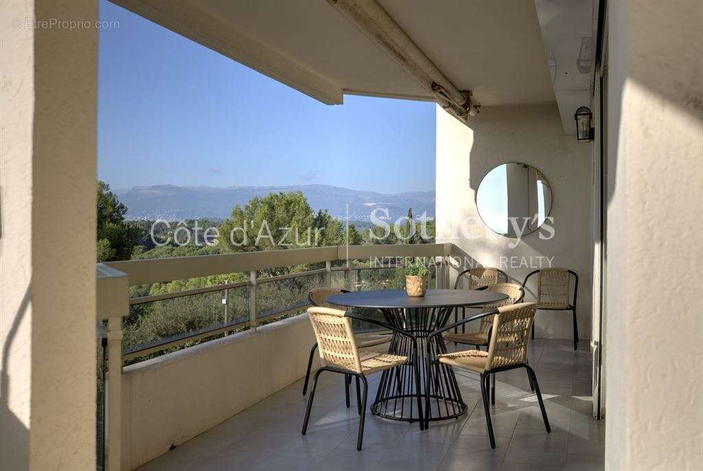 Appartement à MOUGINS