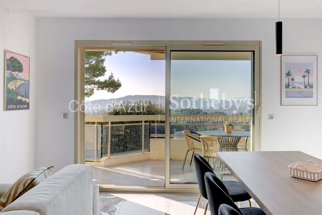 Appartement à MOUGINS