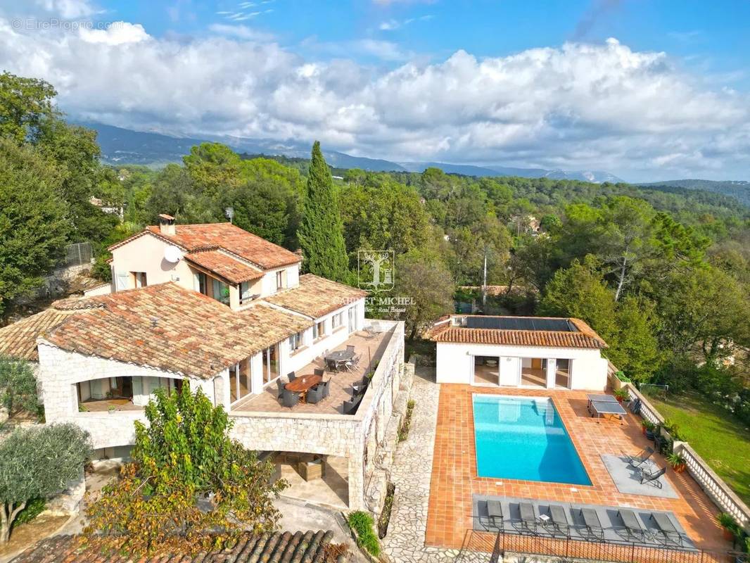 Maison à ROQUEFORT-LES-PINS