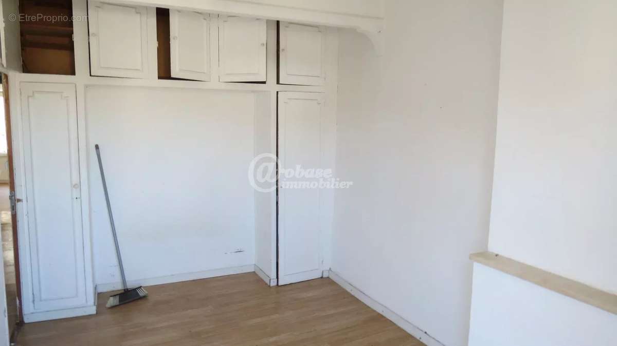 Appartement à MARSEILLE-1E