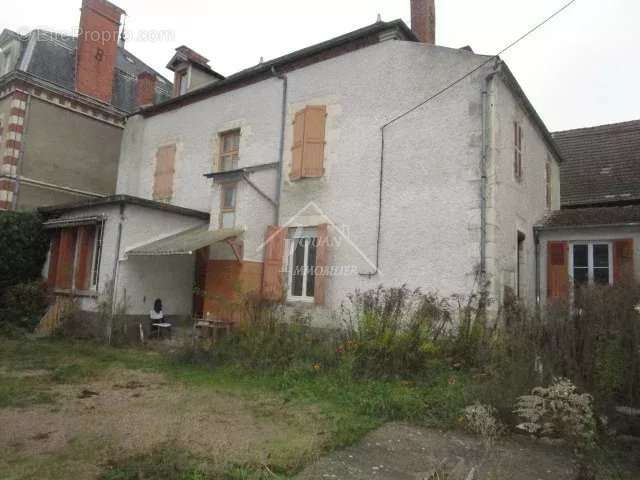 Maison à VARENNES-SUR-ALLIER