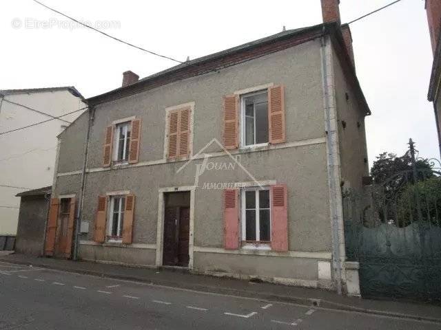 Maison à VARENNES-SUR-ALLIER