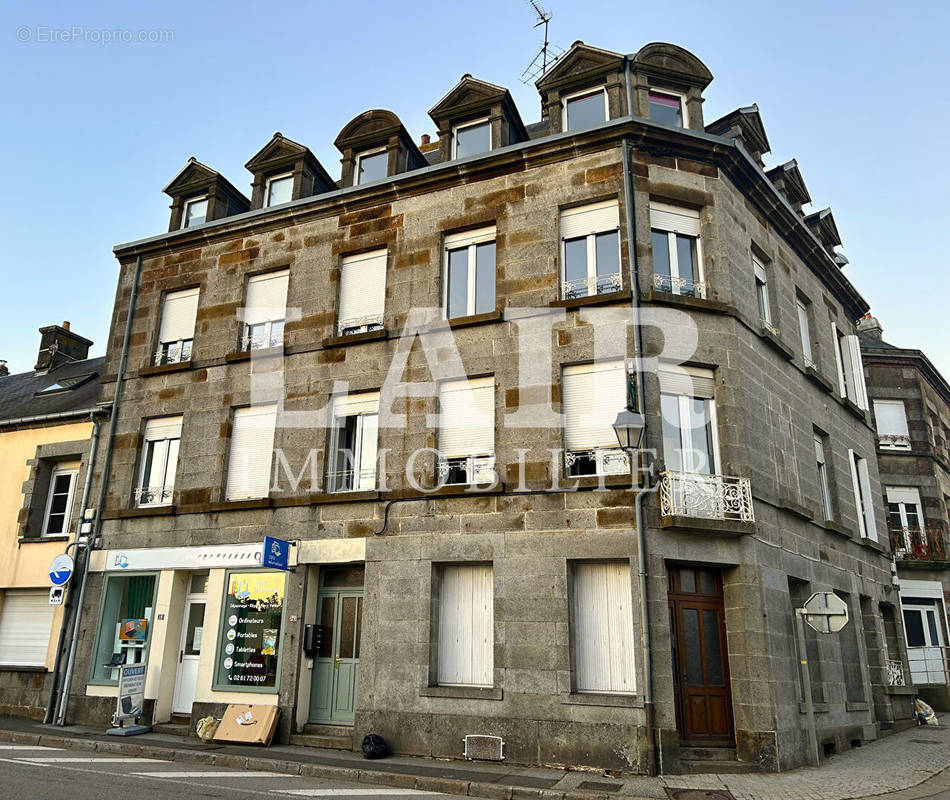 Appartement à CARROUGES