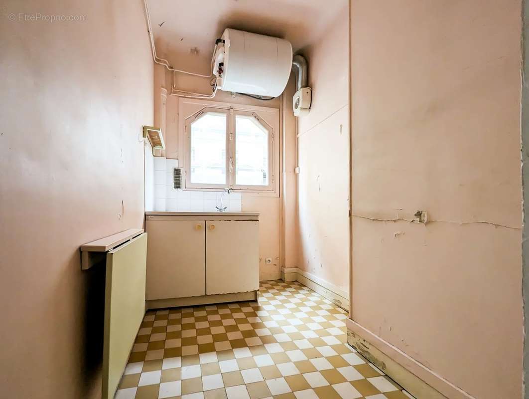 Appartement à PARIS-14E