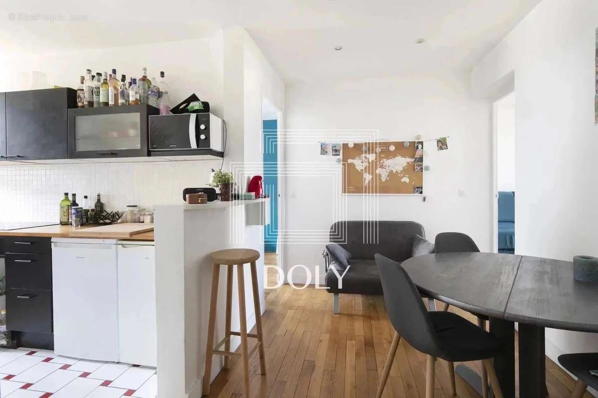 Appartement à PARIS-17E