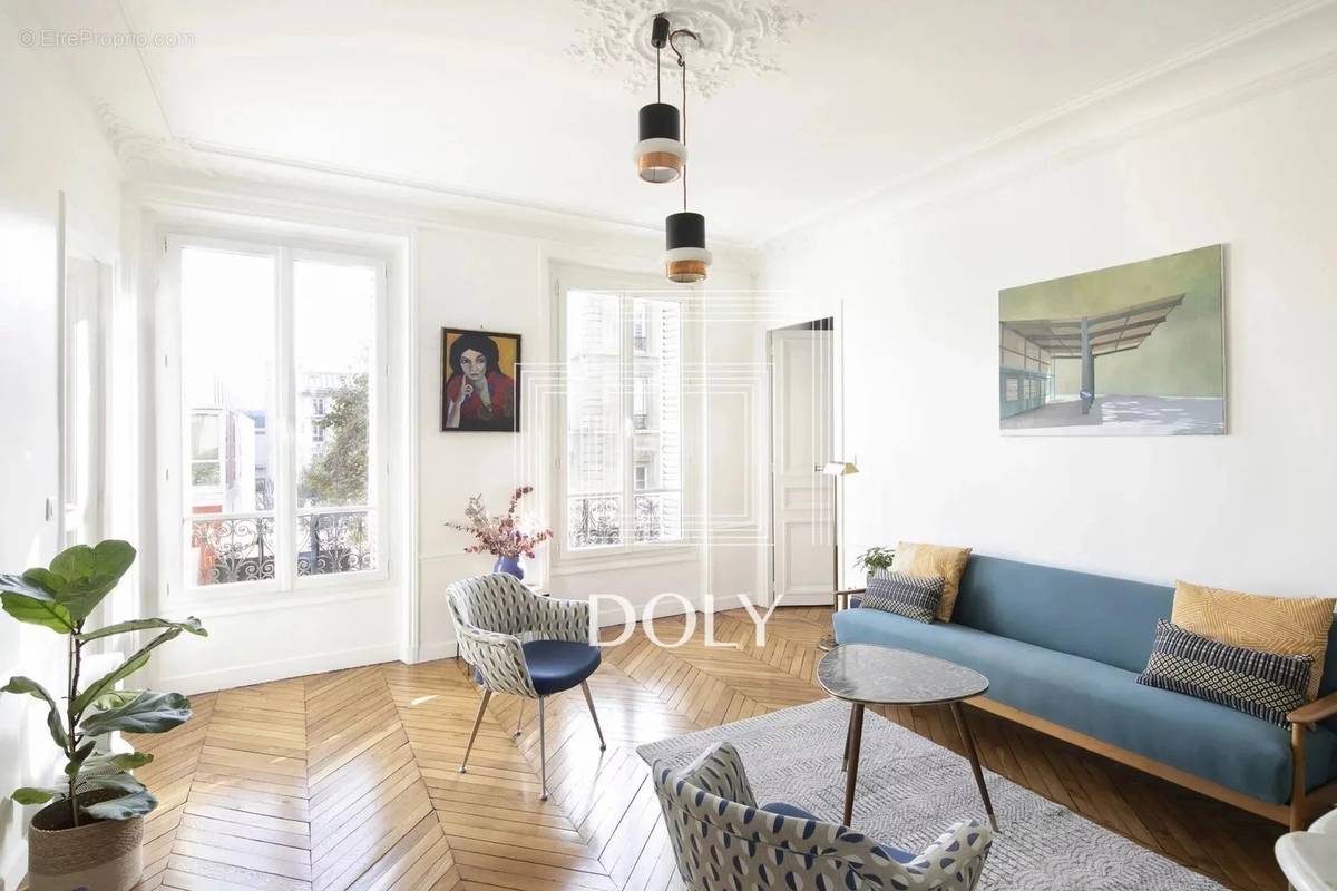 Appartement à PARIS-16E