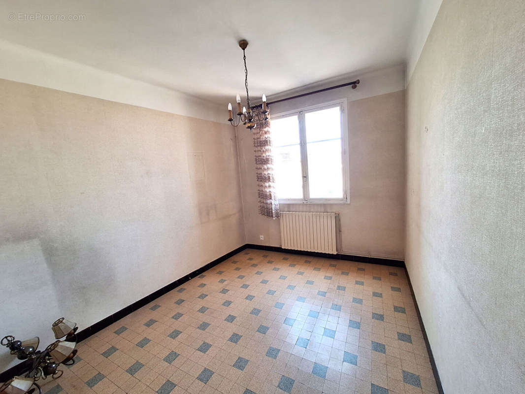 Appartement à MARSEILLE-5E