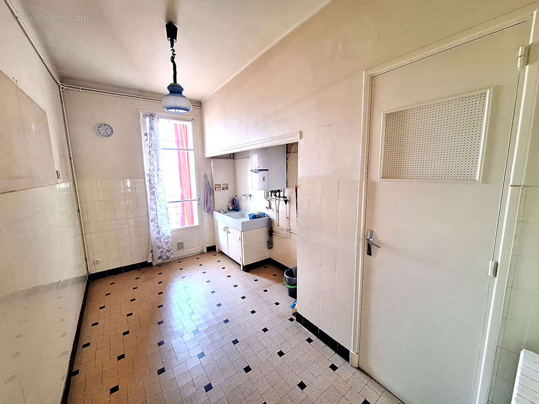 Appartement à MARSEILLE-5E