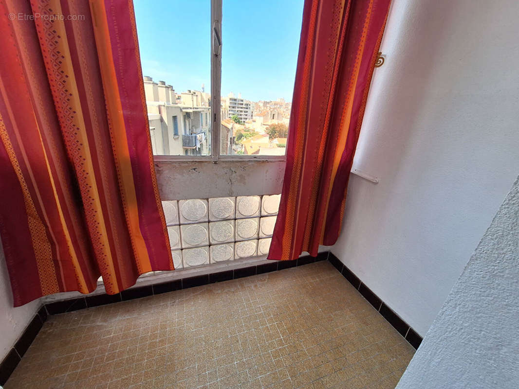 Appartement à MARSEILLE-5E