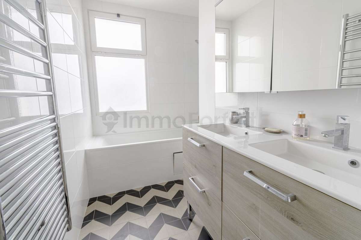 Appartement à PARIS-19E