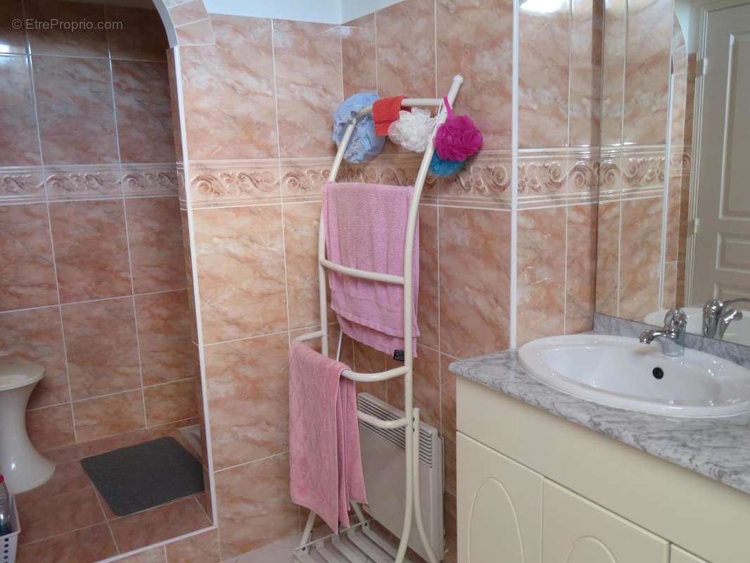   - Appartement à DRAGUIGNAN