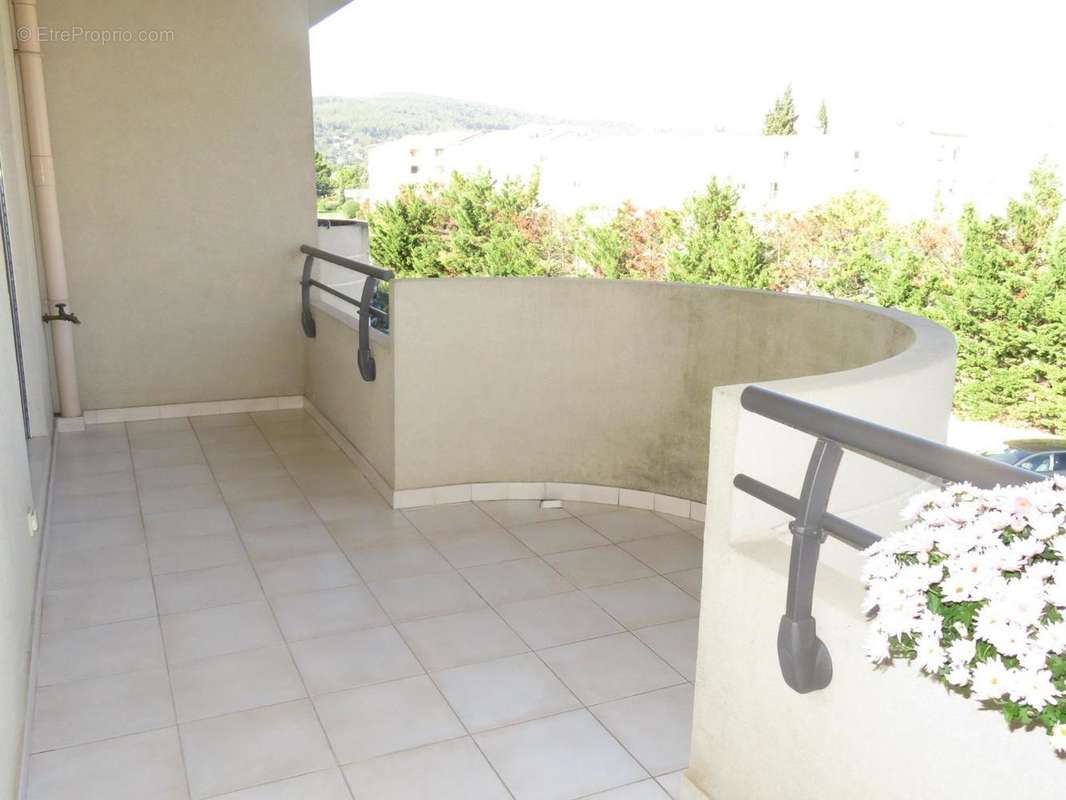   - Appartement à DRAGUIGNAN