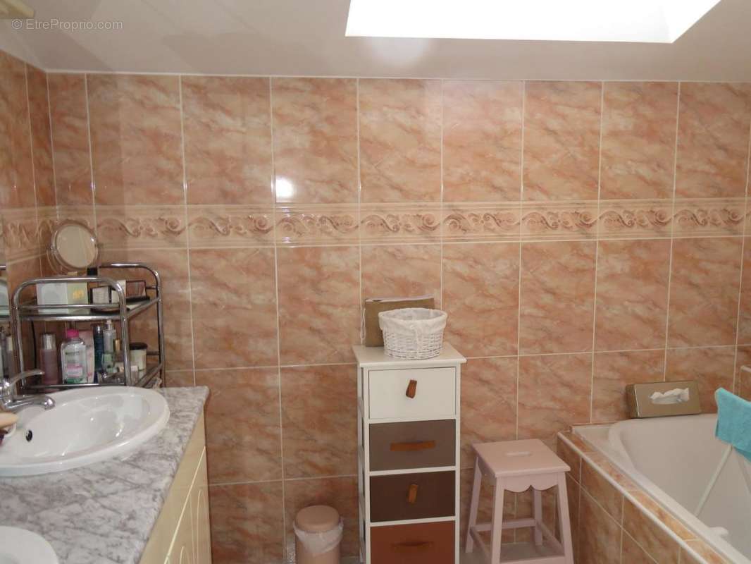   - Appartement à DRAGUIGNAN