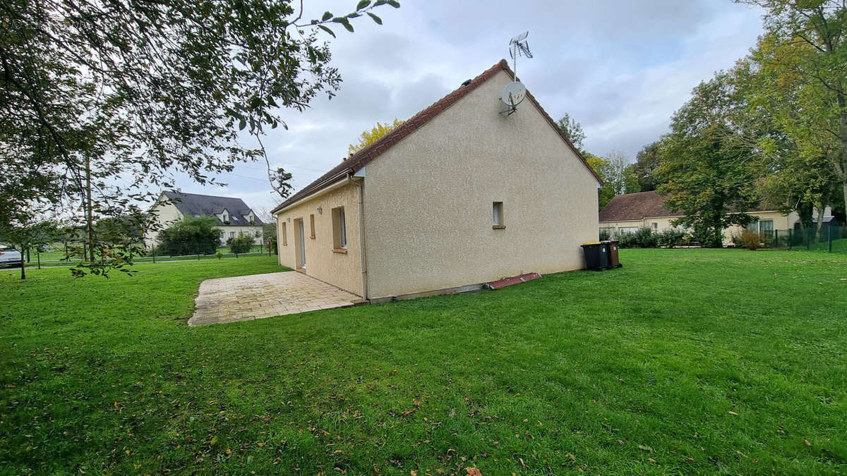 Maison à SAINT-JULIEN-DE-LA-LIEGUE