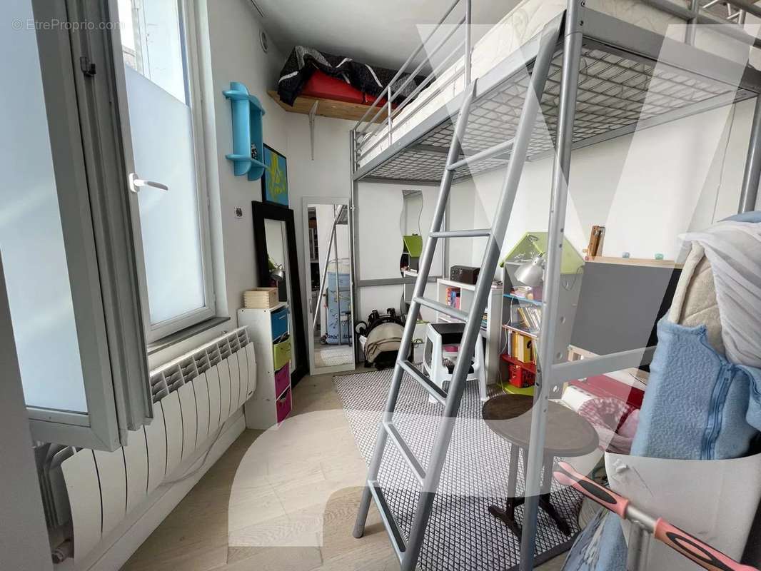 Appartement à LES LILAS