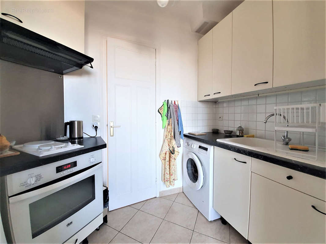 Appartement à COURBEVOIE