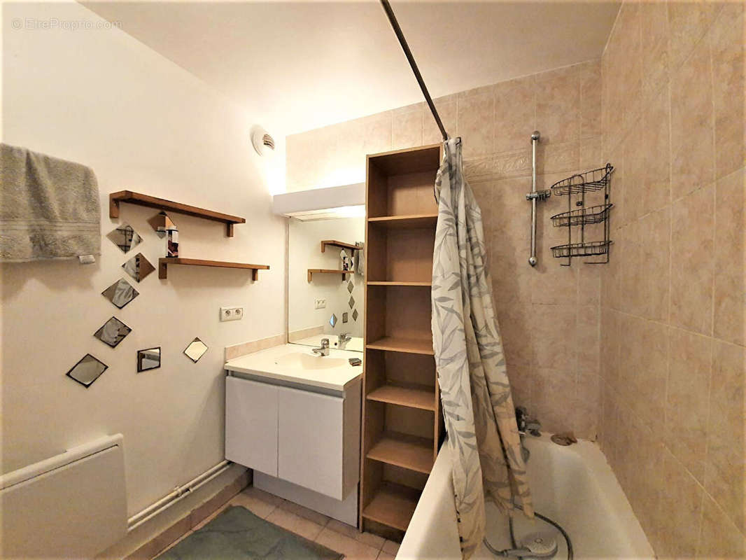 Appartement à COURBEVOIE