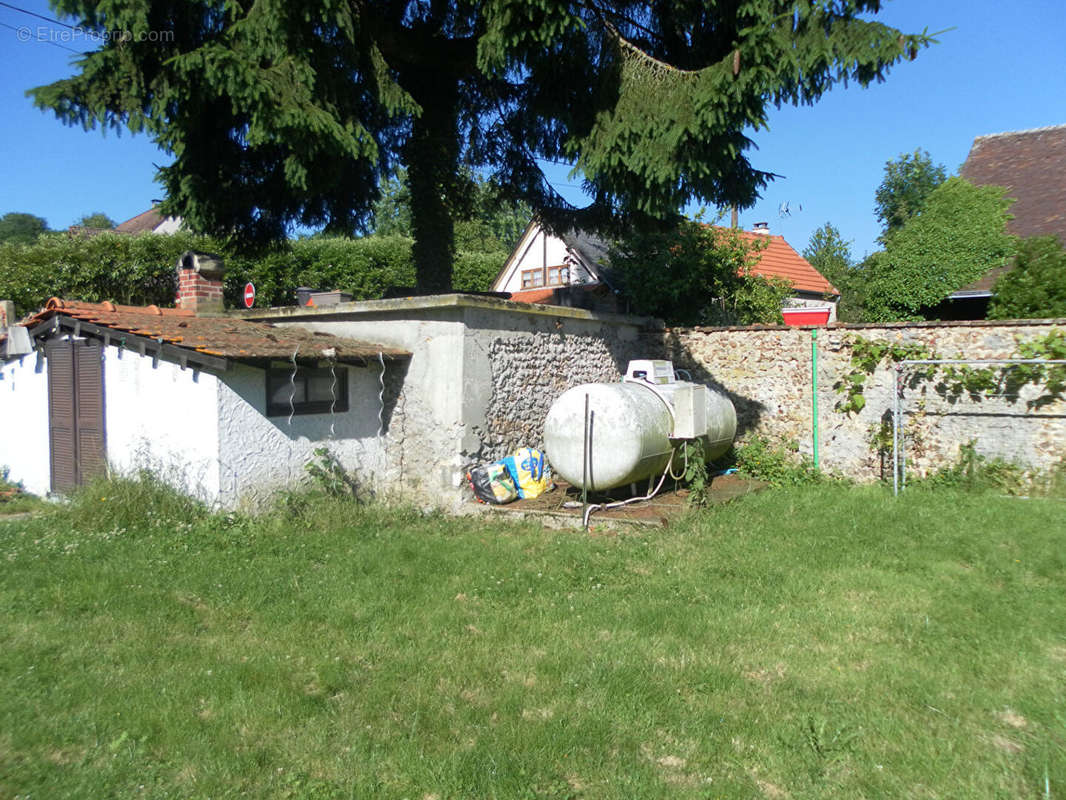 Maison à COMBRES