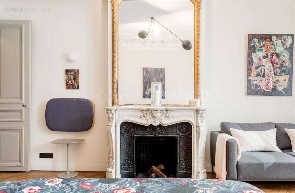 Appartement à PARIS-8E