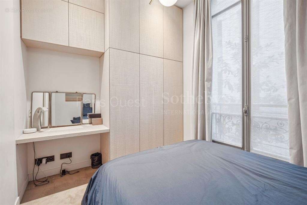 Appartement à PARIS-8E