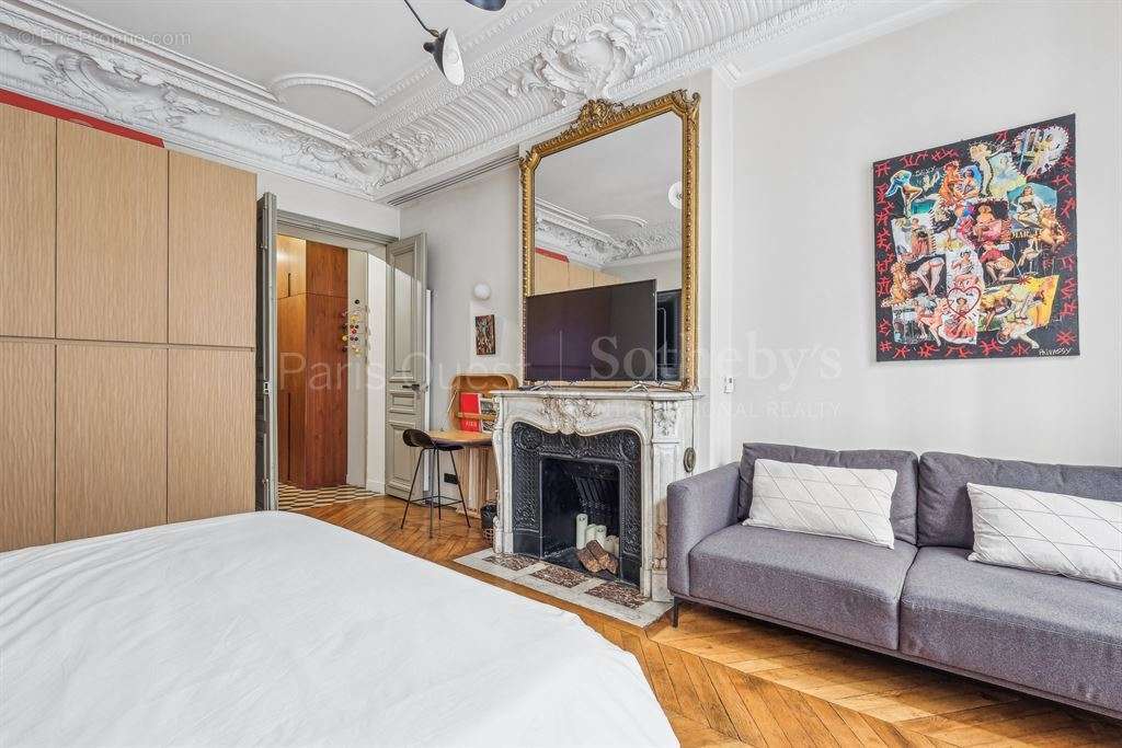 Appartement à PARIS-8E