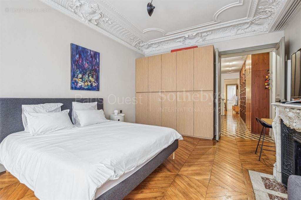 Appartement à PARIS-8E