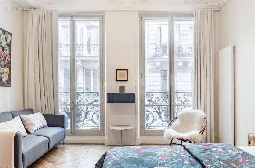 Appartement à PARIS-8E