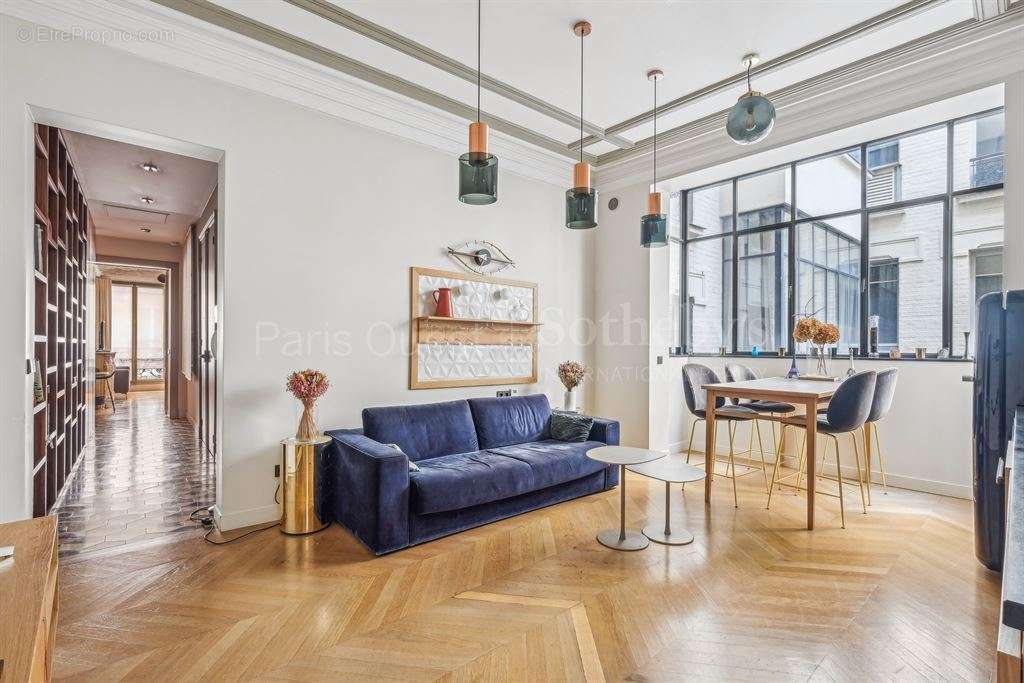 Appartement à PARIS-8E