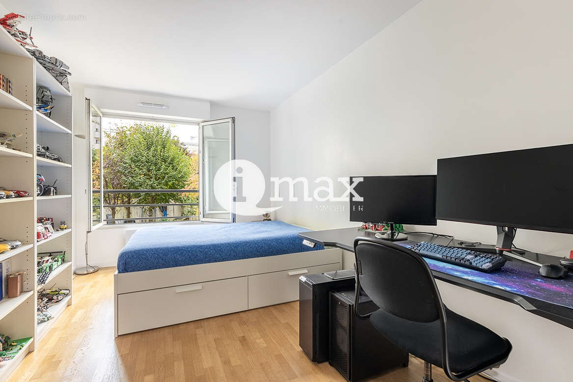 Appartement à LEVALLOIS-PERRET