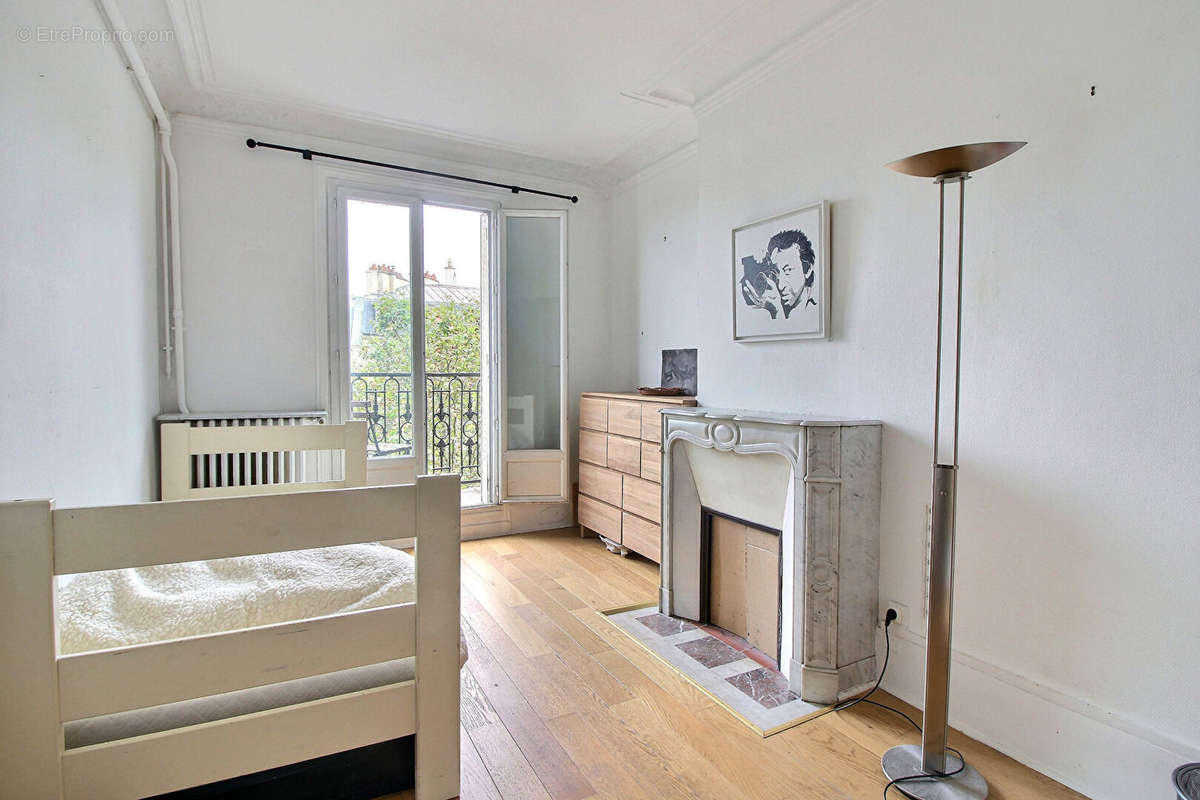 Appartement à PARIS-14E