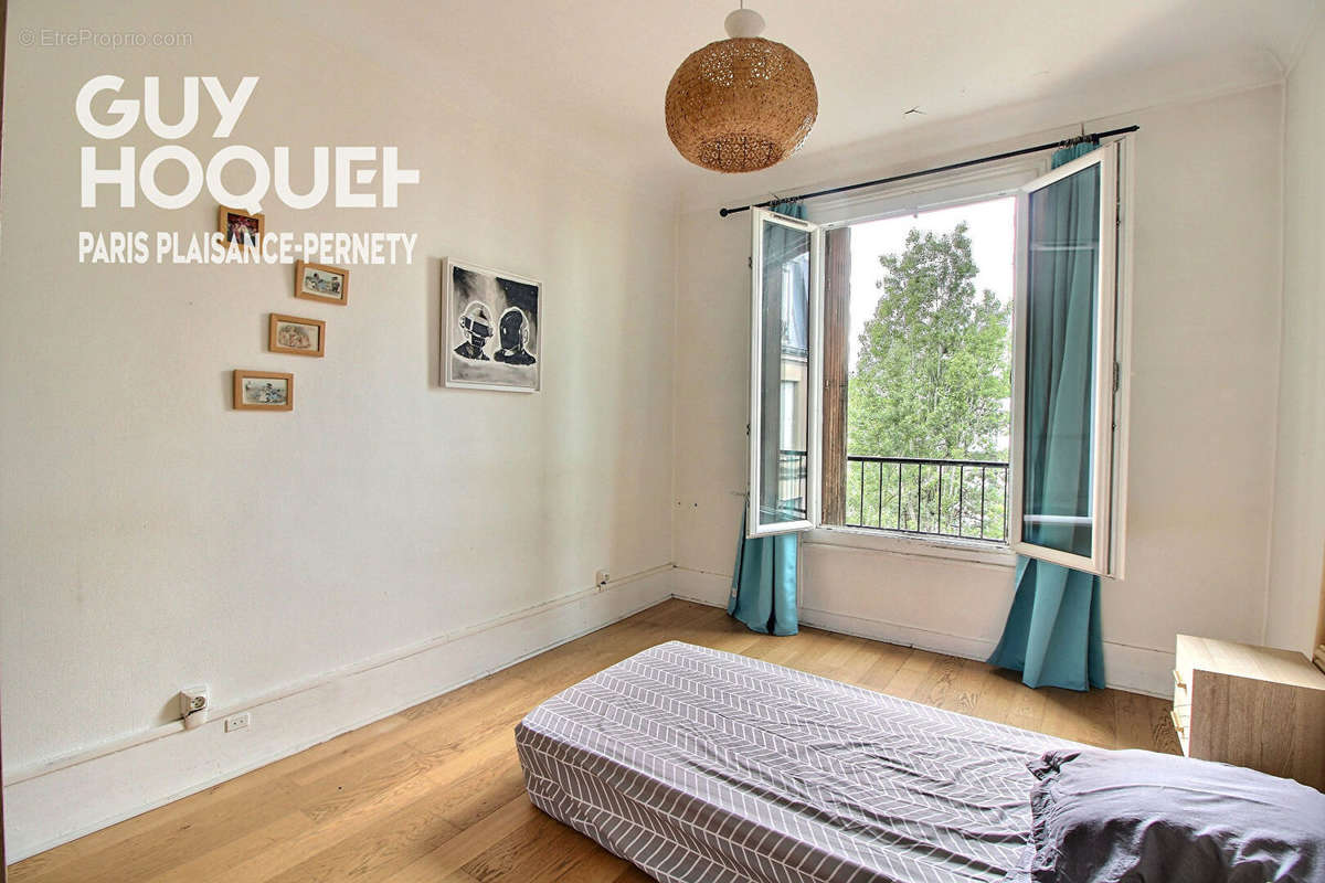 Appartement à PARIS-14E