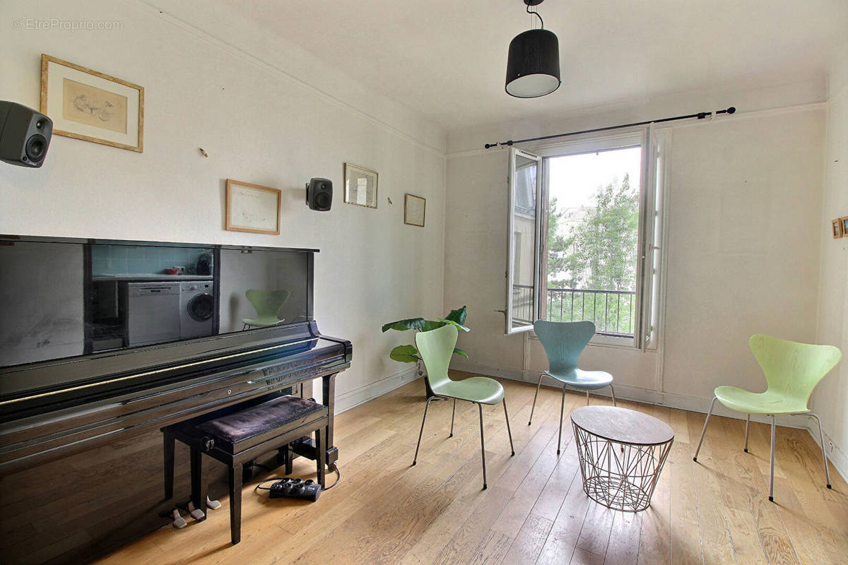 Appartement à PARIS-14E