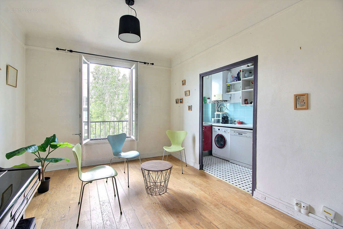 Appartement à PARIS-14E