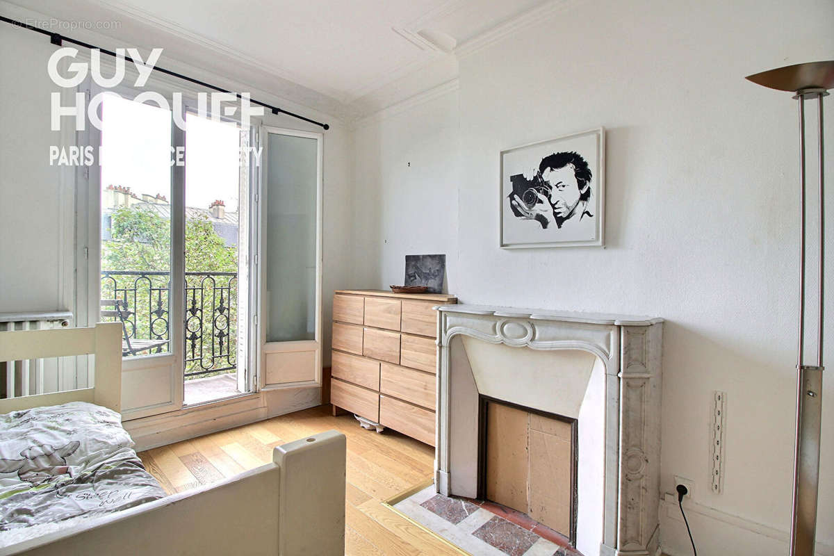 Appartement à PARIS-14E