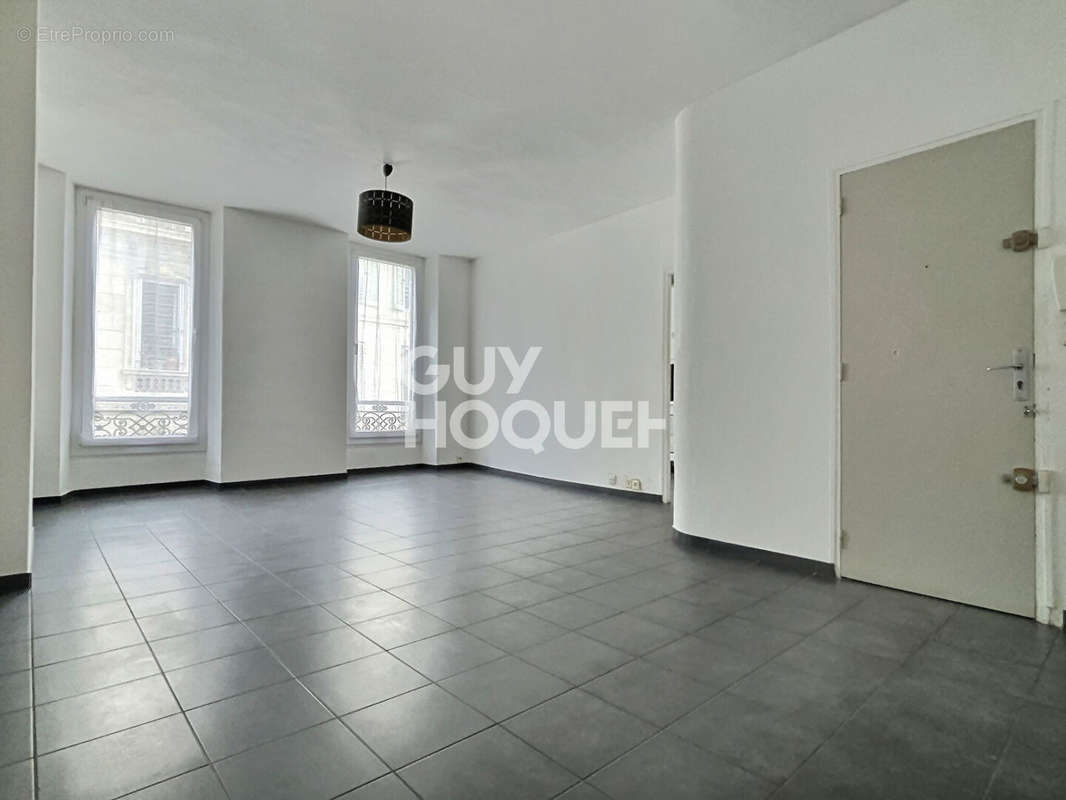 Appartement à MARSEILLE-5E