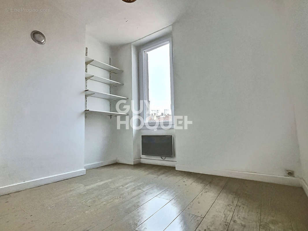 Appartement à MARSEILLE-5E