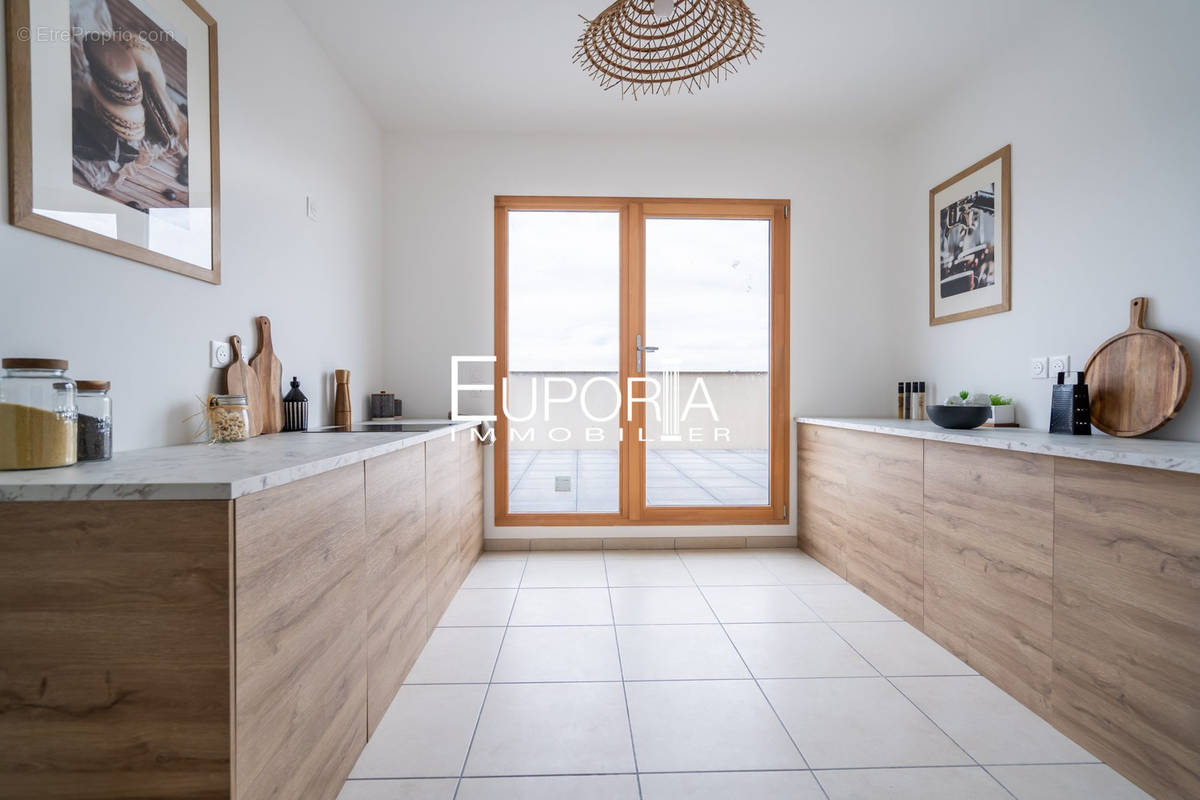 Appartement à LYON-8E