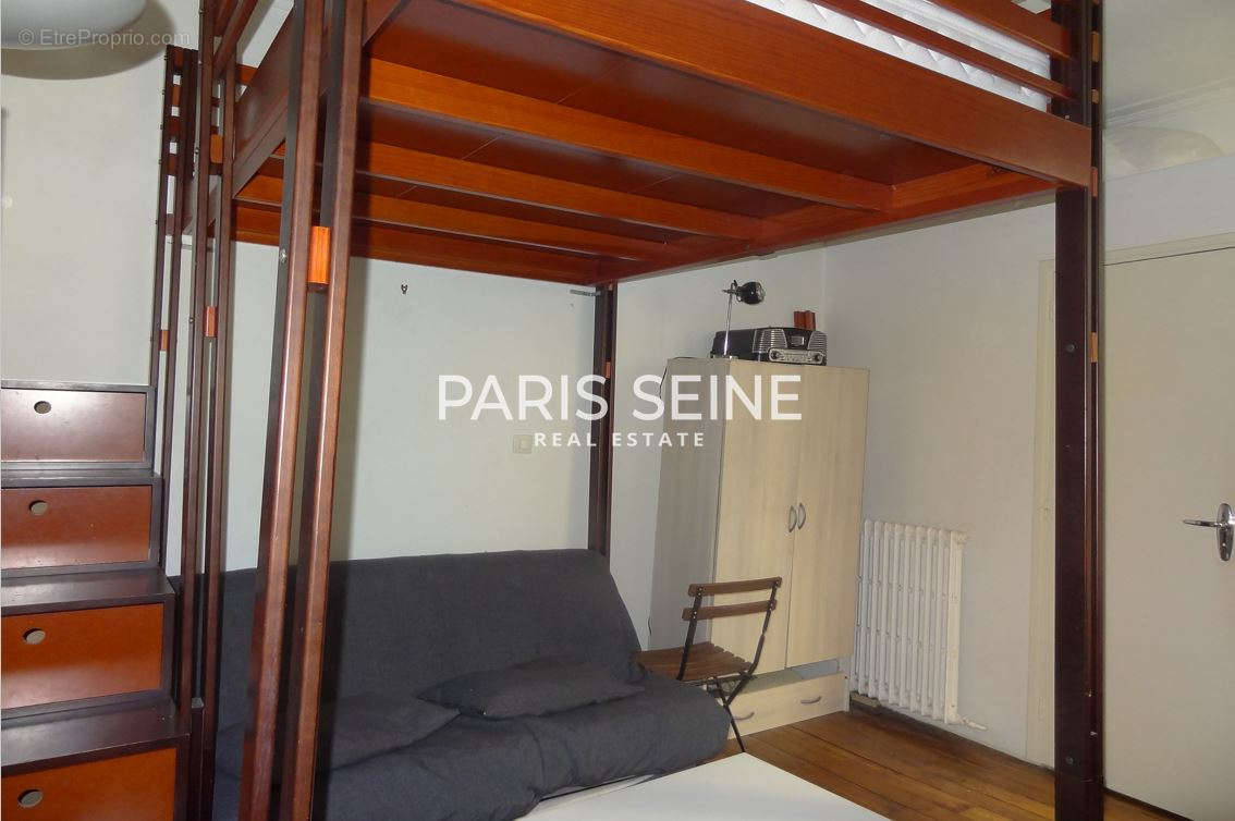 Appartement à PARIS-1E