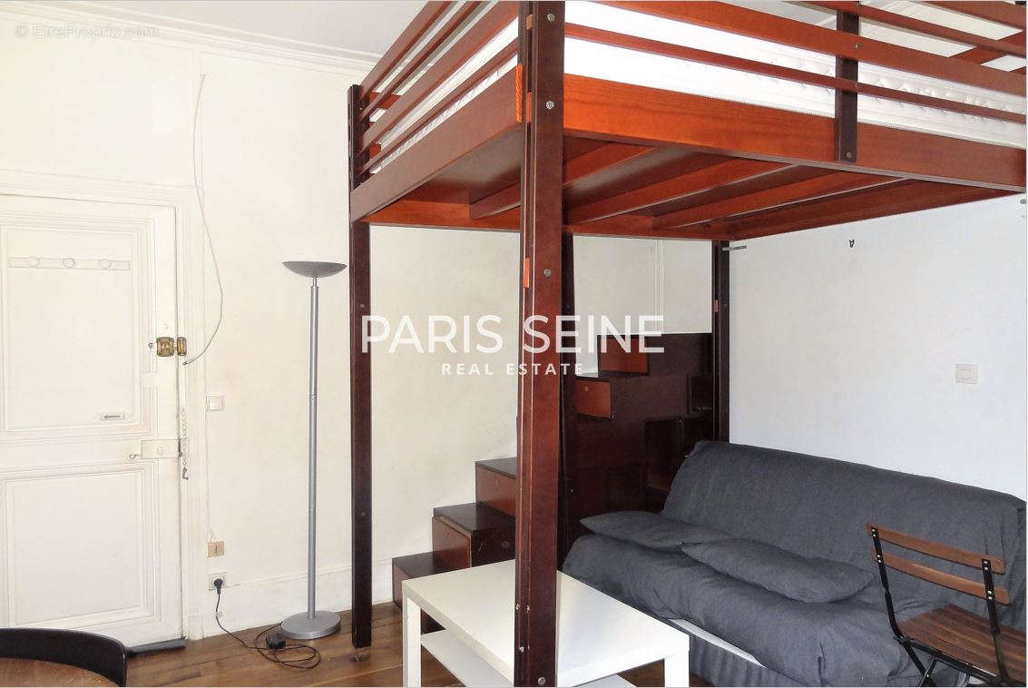 Appartement à PARIS-1E