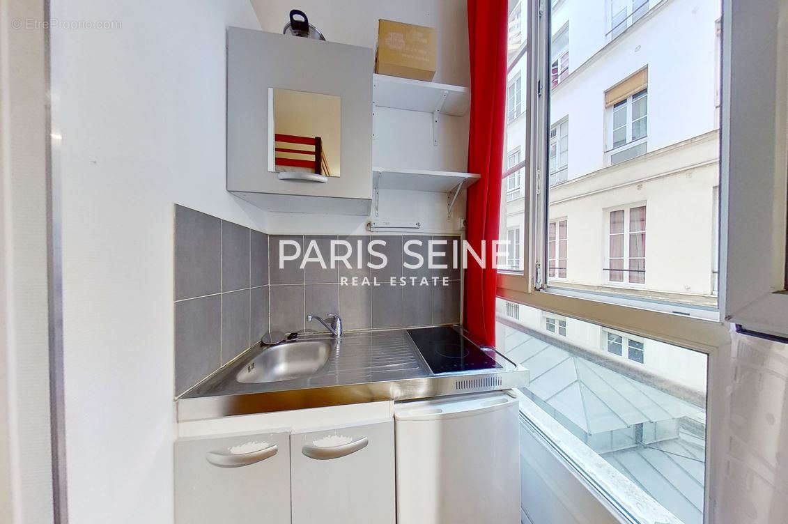 Appartement à PARIS-1E